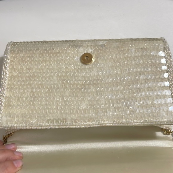 La Regale Purse - Picture 12 of 16